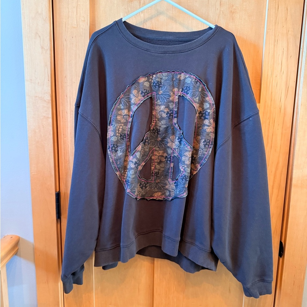 Natural Life PEACE Sweatshirt- size l/xl